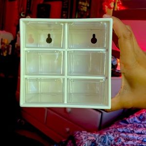 Desk/makeup organizer